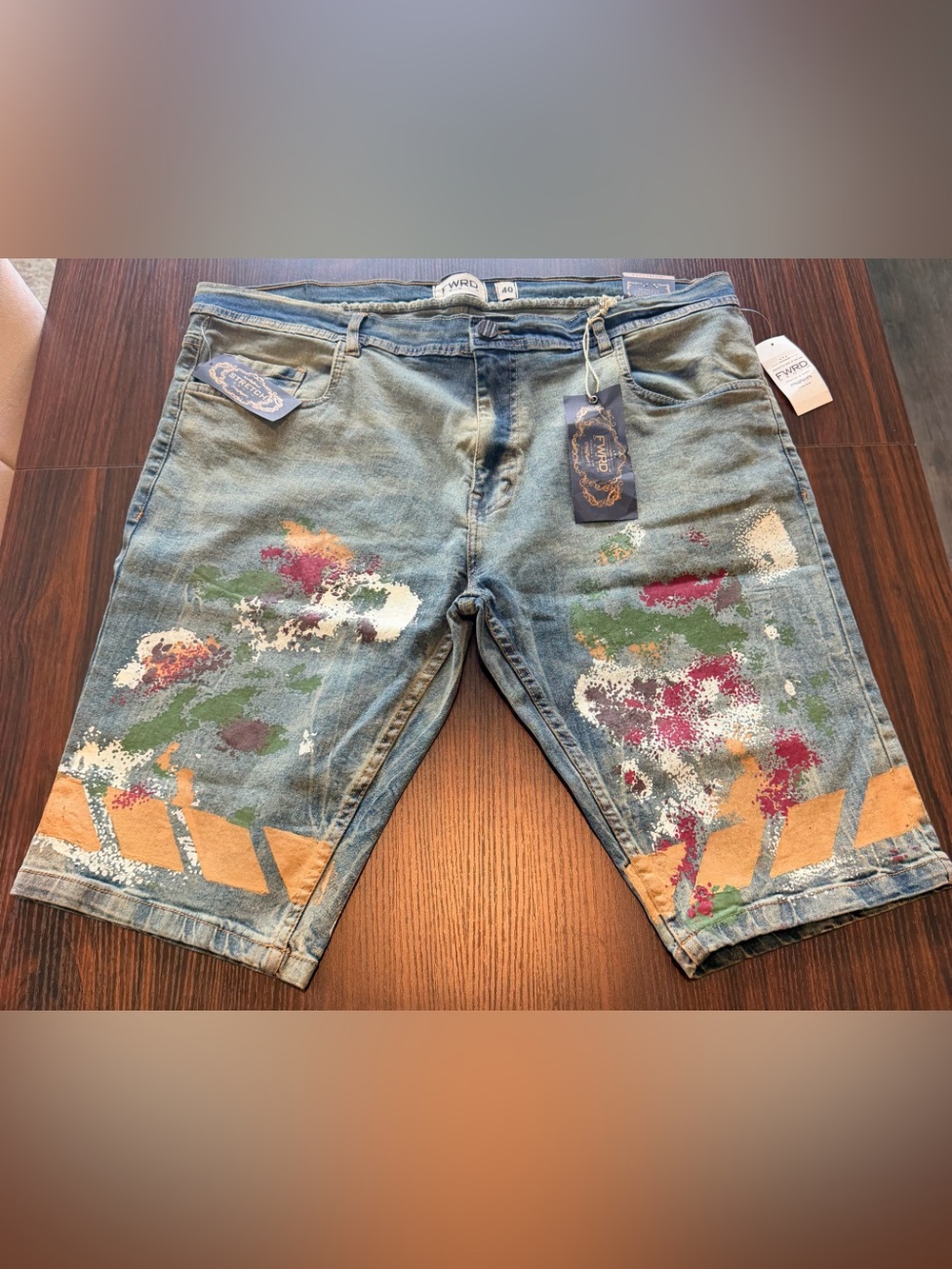 NWT FWRD Mens Denim Paint Splatter Graphic Stretch Jean Shorts Jorts Size 40